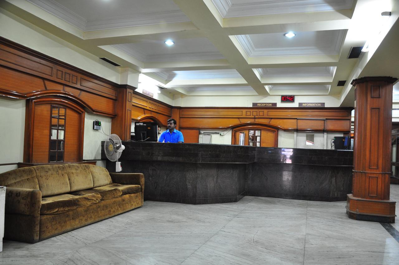 Golden Tower Hotel Mayiladuthurai Exterior foto