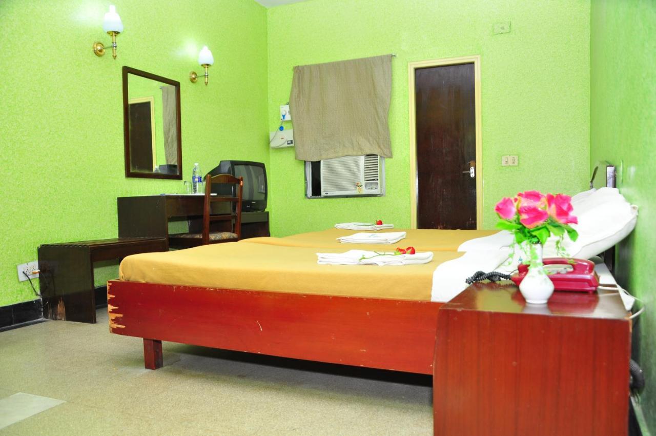 Golden Tower Hotel Mayiladuthurai Exterior foto